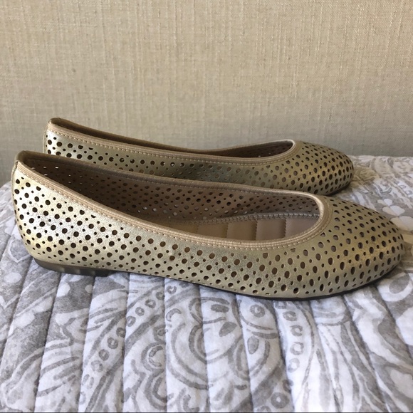Me Too Crackled Gold Perforated Flats - Picture 4 of 6